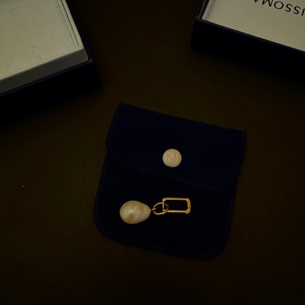 Missoma 천연진주 골드 싱글 이어링