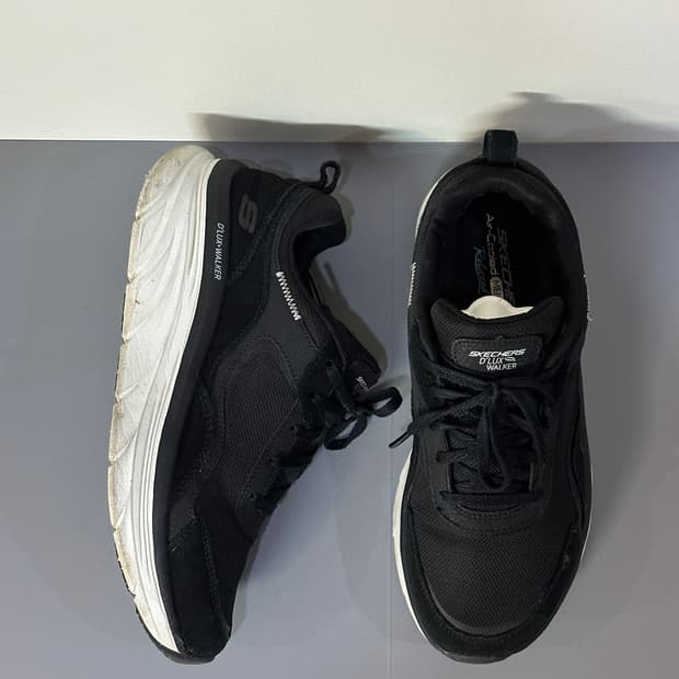 스케쳐스 디럭스 워커 스니커즈 운동화