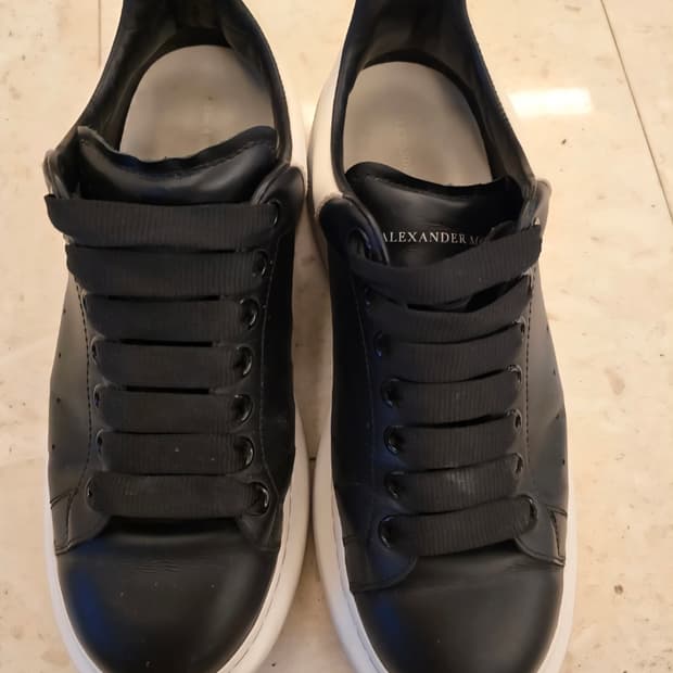 알렉산더 맥퀸 오버솔 스니커즈 블랙