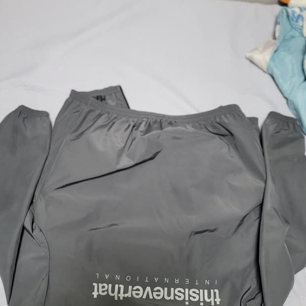 디스이스네버댓 바람막이