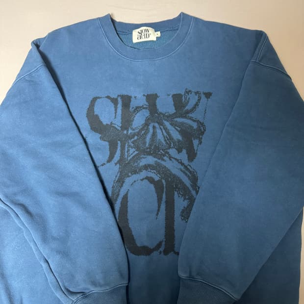 피치스킨 러스티 로고 기모 맨투맨