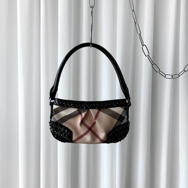 버버리 스타 스터드 헌빌 숄더백