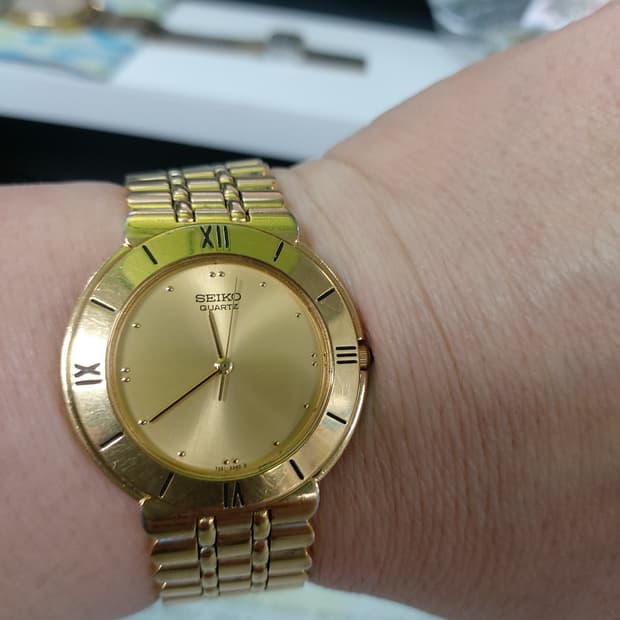 세이코 쿼츠 남성 금장 시계