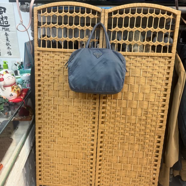 정품 프라다 나일론 토트백 팝니다