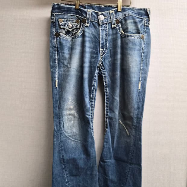 33) 트루릴리전 조이 슈퍼T 부츠컷 데님 팝니다