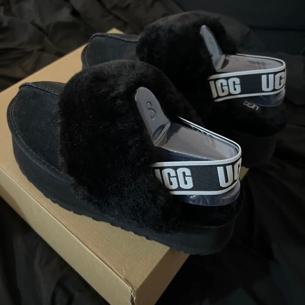 UGG 어그 펀케트 블랙 250사이즈