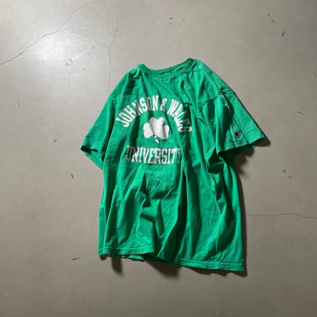 90’s Champion Vintage College Print T