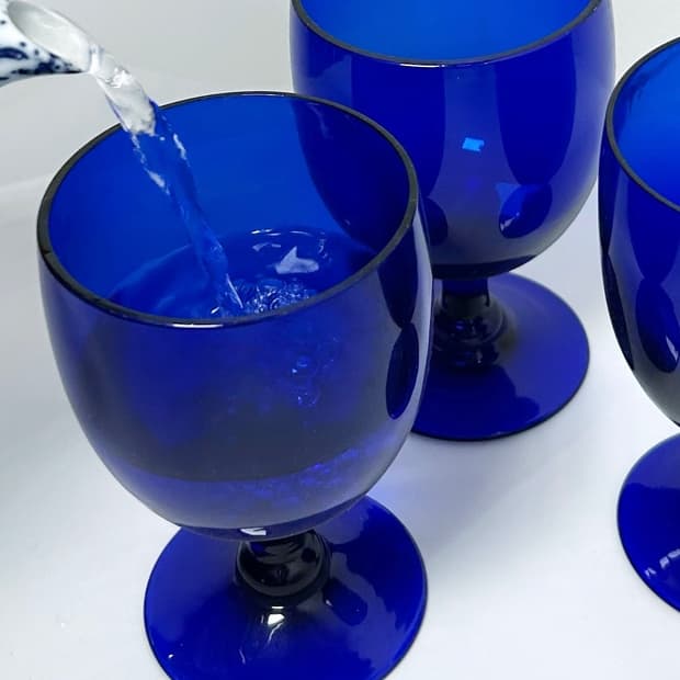 코발트 블루 고블렛 잔