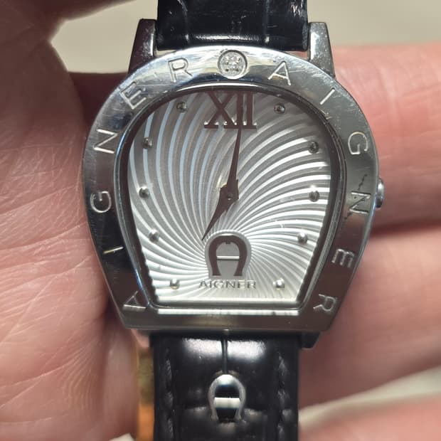 Aigner(아이그너) A32200 여성용 쿼츠 클래식시계