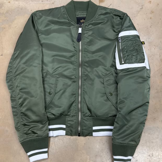 🫶🏻 알파인더스트리 X 무신사 카키 MA-1 항공 자켓 🫶🏻