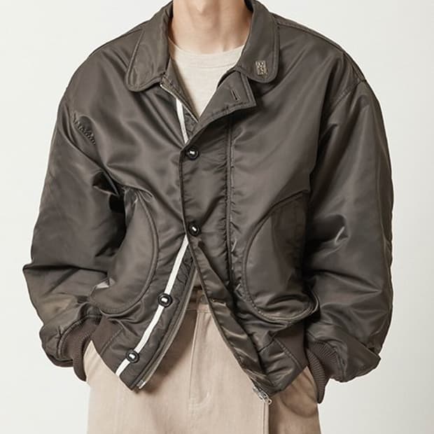 밈더워드로브 나일론 데크 봄버 카키 2