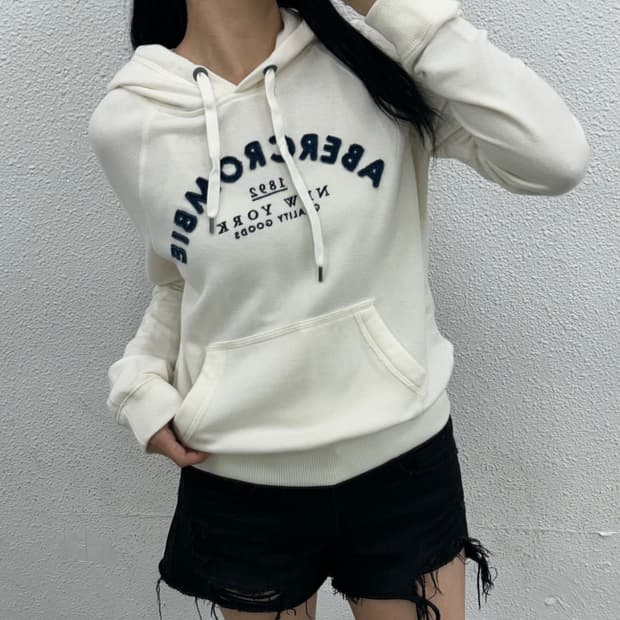 아베크롬비 센터로고 화이트 후드 M