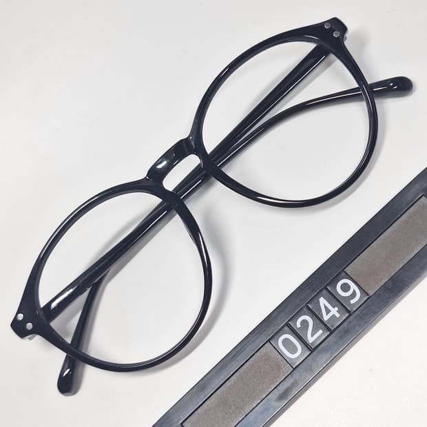 일본 빈티지 보스턴 블랙 슬림 뿔테 안경테 141mm 리벳 y2k 클래식