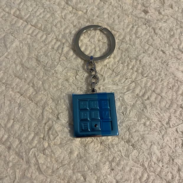 슈프림키링 새상품