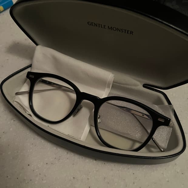 젠틀몬스터 롭 블랙 안경