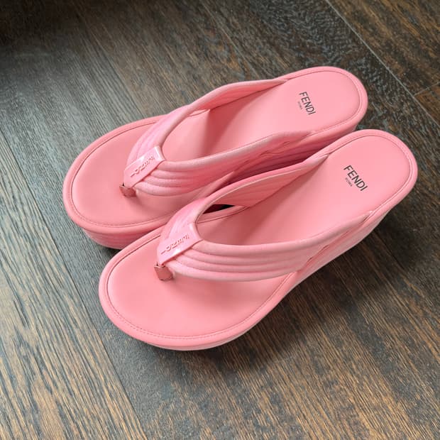 펜디 플랫폼 샌들