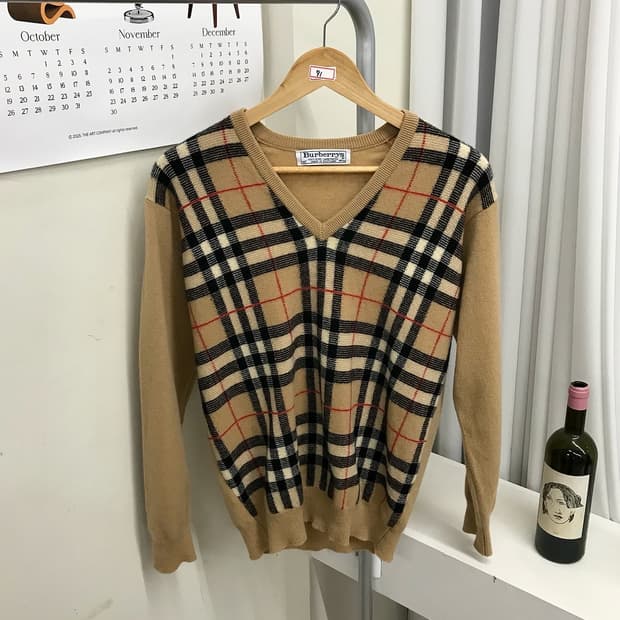 버버리 노바체크 브이넥 니트