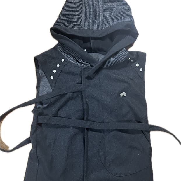 Hugyourskin 허그유어스킨 스터드 후드 베스트