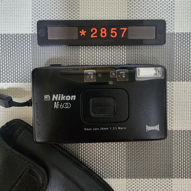 니콘 AF 600 필름카메라 블랙바디 파우치포함