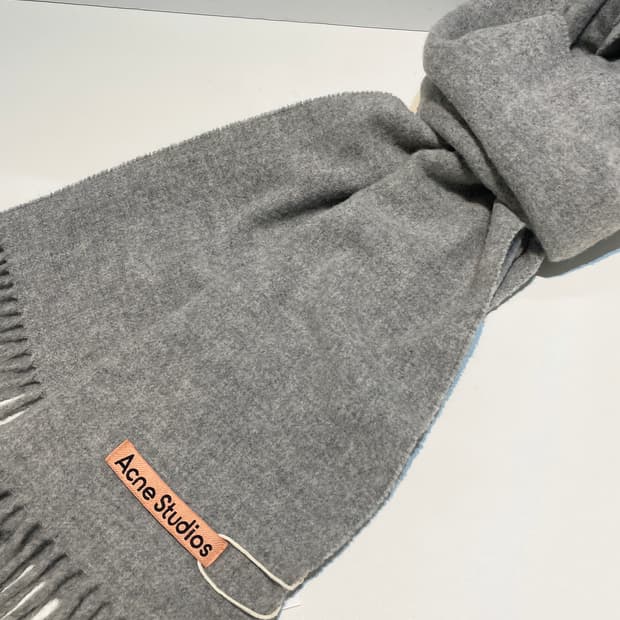 아크네스튜디오 목도리 A1431