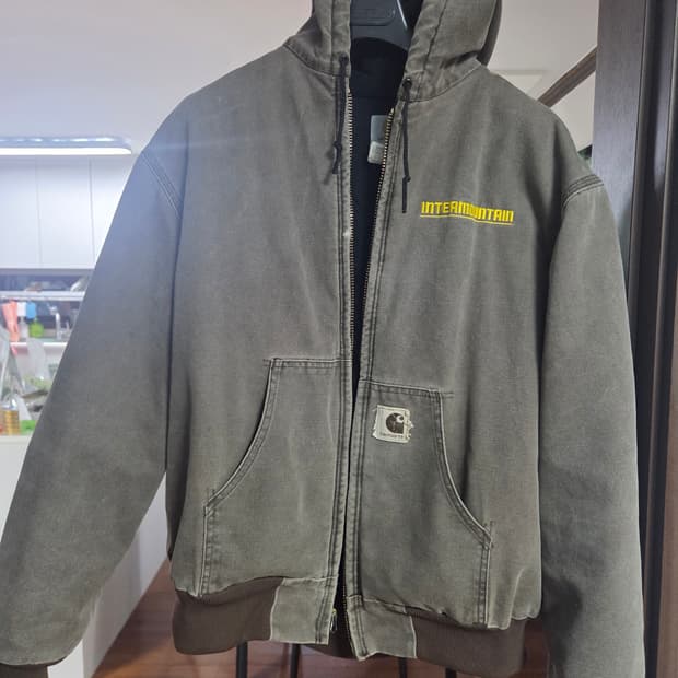 칼하트 j68 CHT xl 팝니다