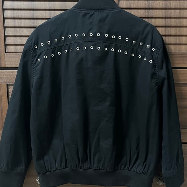 Browny  아일렛 봄버