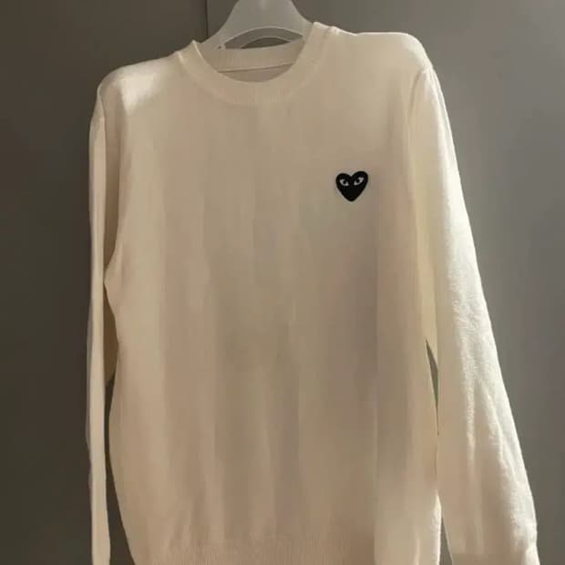 꼼데가르송 블랙하트 화이트 니트