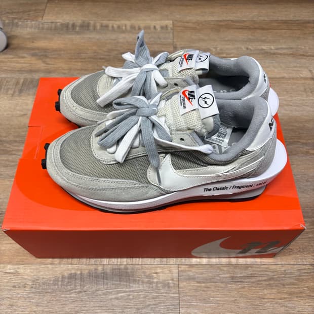 나이키 사카이 프라그먼트 사이즈 245 팝니다