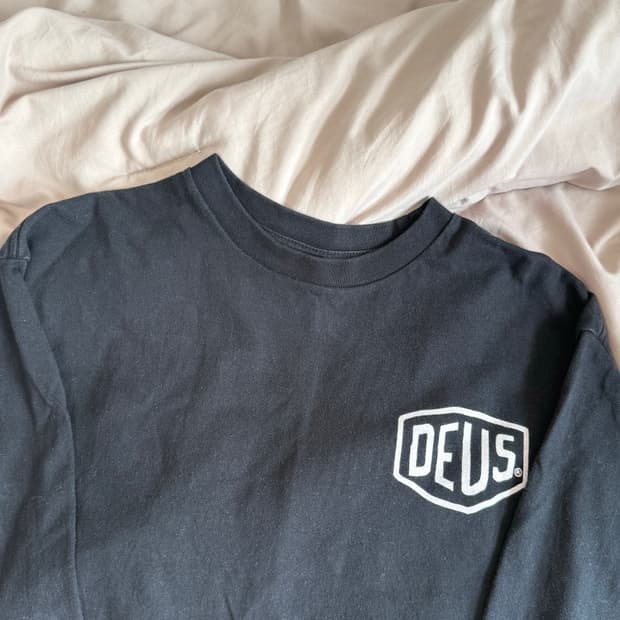 데우스 엑스 마키나 서울 컬리지 롱슬리브 M