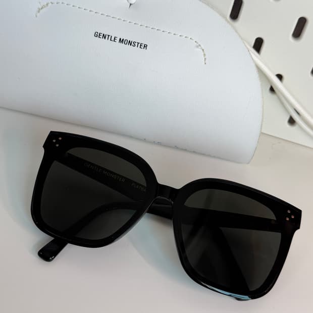 젠틀몬스터 Her 블랙 선글라스