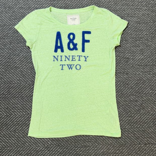 아베크롬비 A&F 반팔 티셔츠 (S)