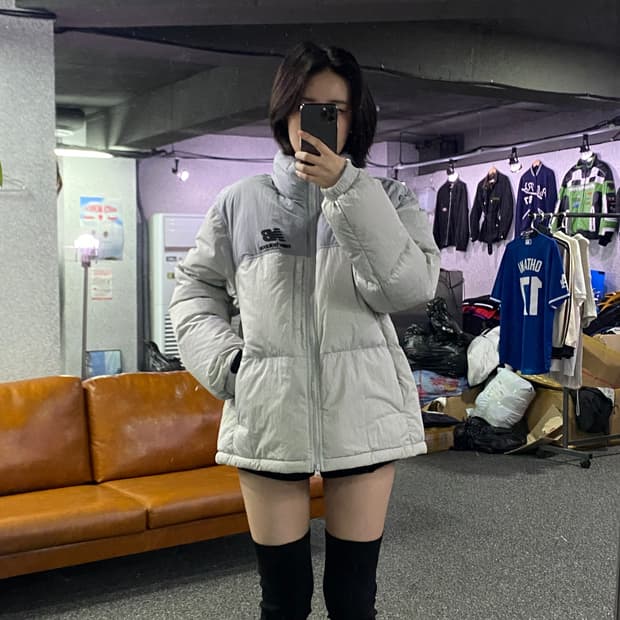 뉴발란스 자수 스몰 로고 푸퍼 숏 패딩 B2946