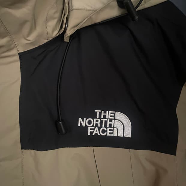 The North Face Hyvent 베이지 등산용 바막