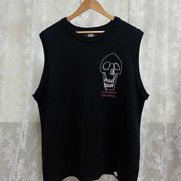 F) 스톡홀름신드롬 니트 베스트 블랙