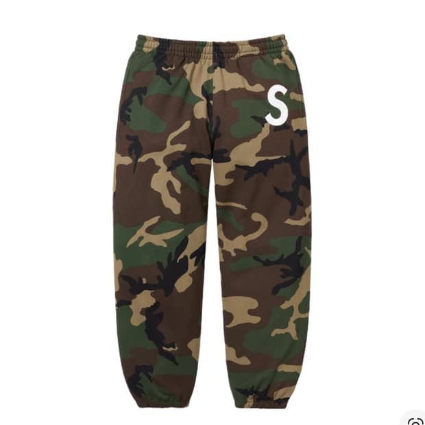 슈프림 S 로고 스웨트팬츠 우드랜드 카모 - 25FW