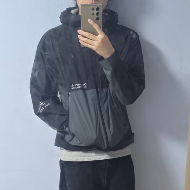 뉴발란스 바람막이