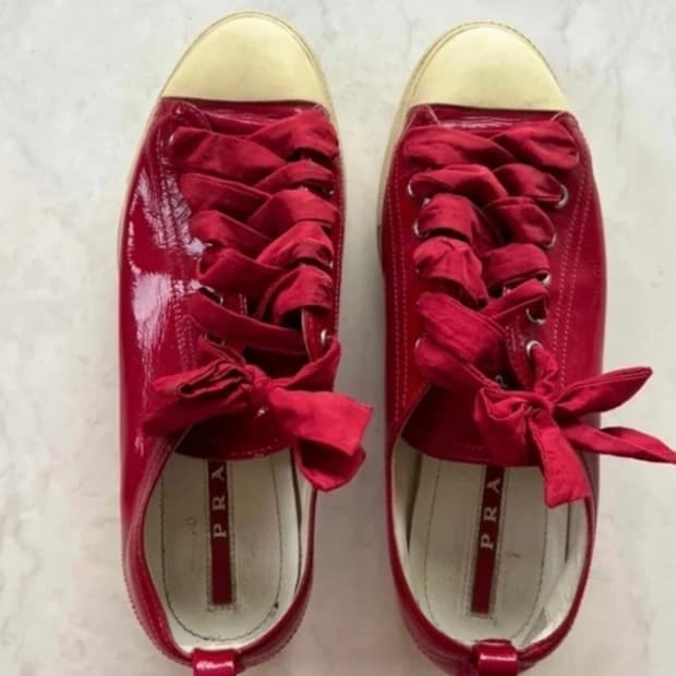 프라다 레드 스니커즈 36.5