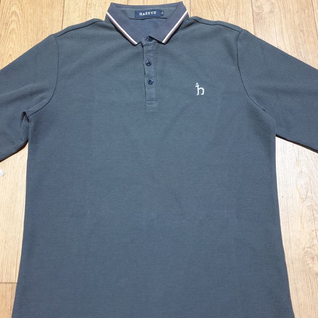 1233 헤지스 긴팔 카라티 100 사이즈입니다