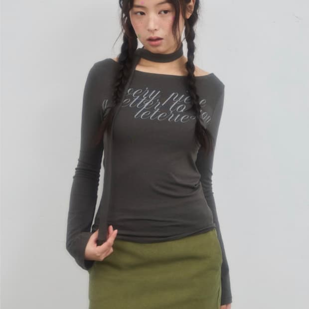 레터리 OFF-SHOULDER TIE LONG SLEEVE_CHARCOA