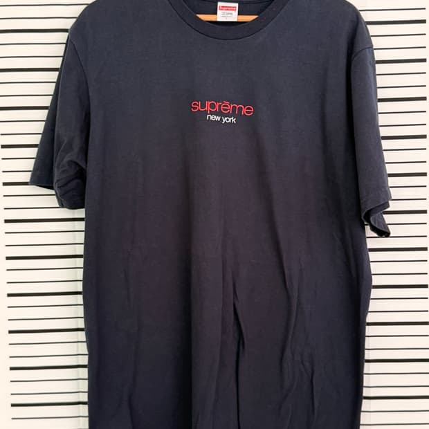 슈프림(SUPREME) 클래식 로고 반팔 22ss