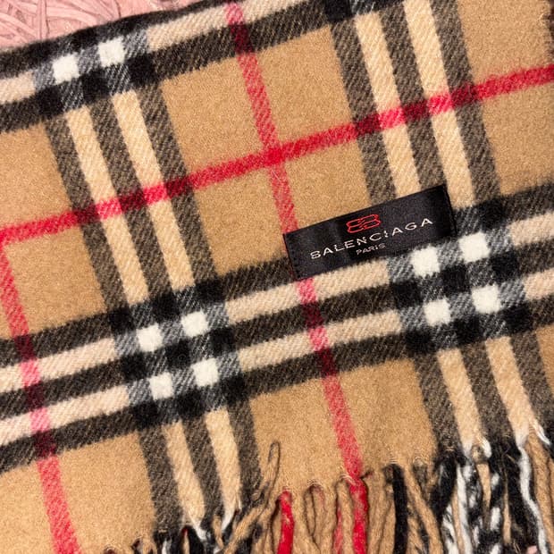 금강 발렌시아가 울 머플러 BALENCIAGA
