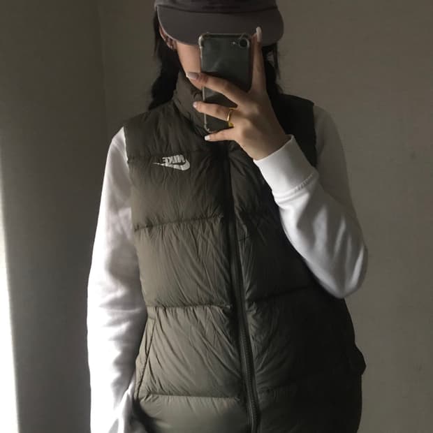 나이키 카키 패딩 조끼