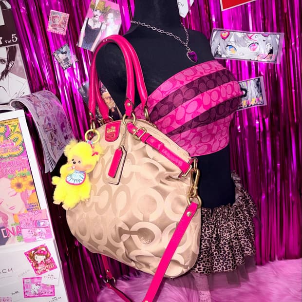🎀+몬치치) Coach 코치 옵아트 메디슨 사첼백 체리핑크 히메갸루깔
