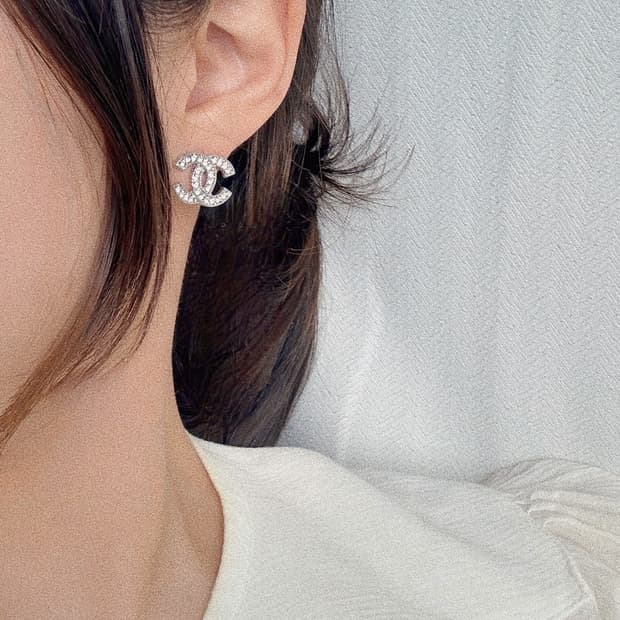 샤넬 브릴리언트 CC로고 업사이클링 귀걸이(미듐)