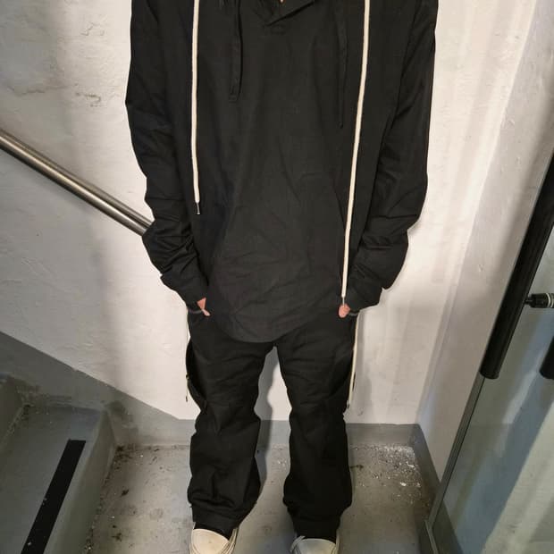 아노락 끈 디테일 후드티