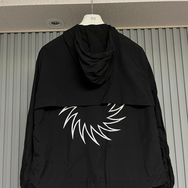uvu 바람막이 M