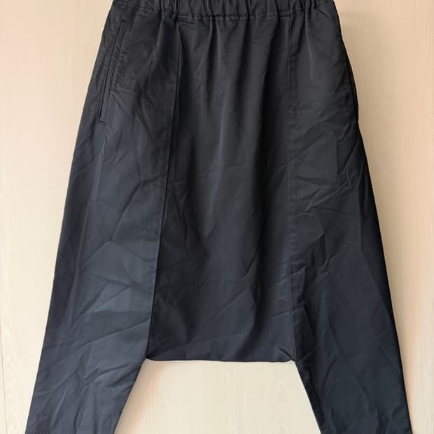 꼼데가르송 배기 팬츠