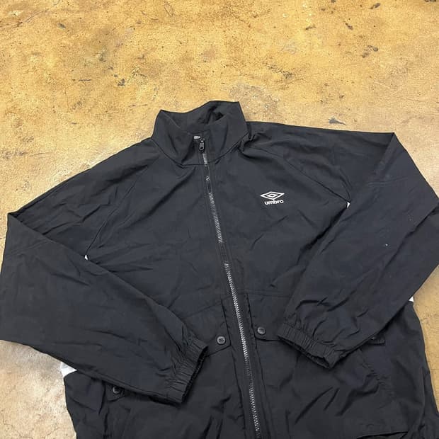 [정품/100] 엄브로 플레이버 스탠넥 바람막이 웜업 자켓 b17