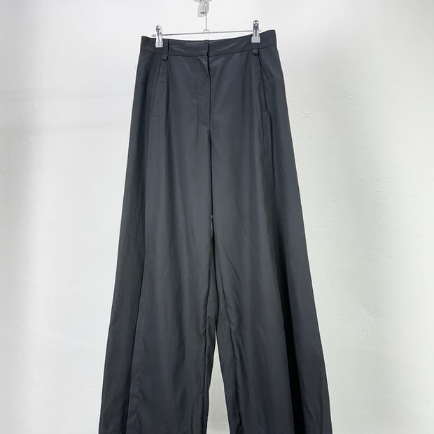 네헤라 블랙 컷팅 콤비 와이드 퀼로트 팬츠