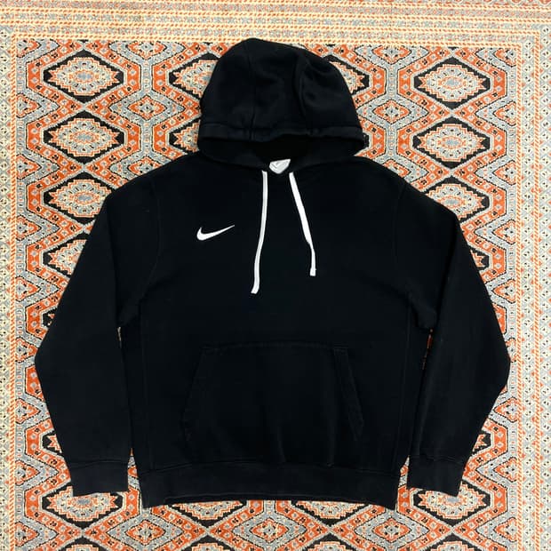 나이키 스우시로고 블랙 기모 후드티셔츠 남성M